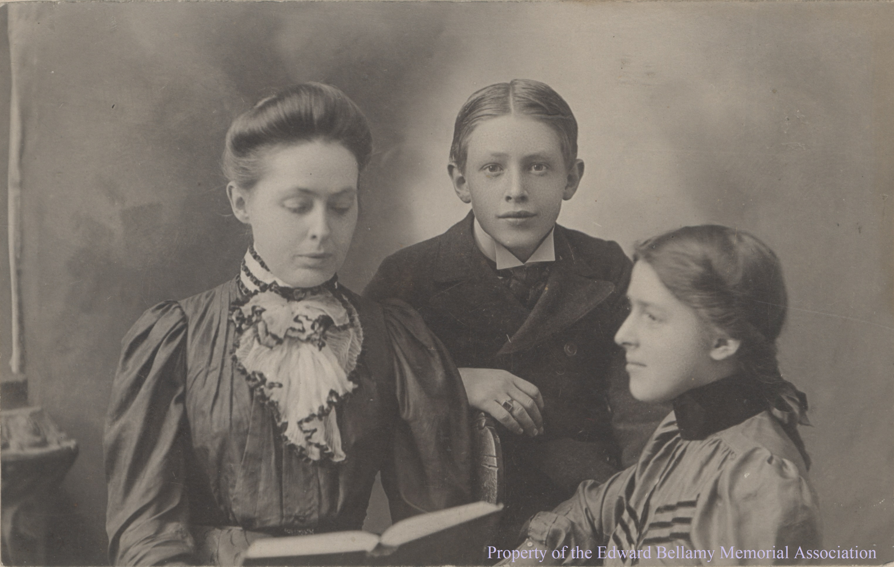 emma-and-childrenb-ebma-20.005_cropped_watermark